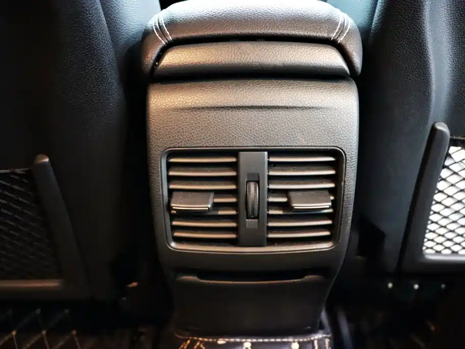 Mercedes-Benz GLA — миниатюра 10