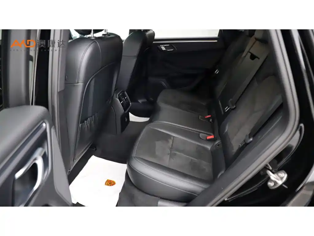 Porsche Macan — миниатюра 7