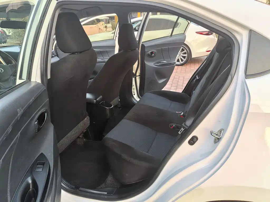 TOYOTA YARIS L TO ENJOY