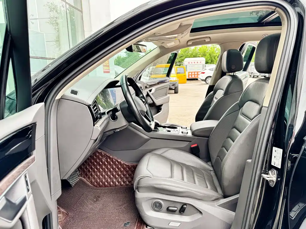 Volkswagen Touareg — миниатюра 17