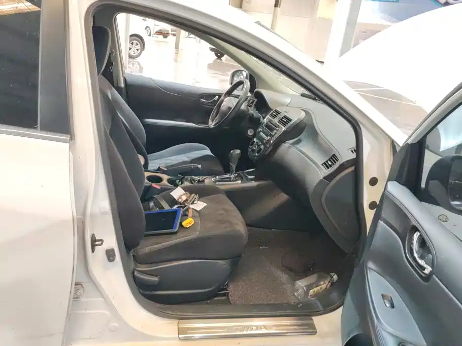 Nissan Tiida — миниатюра 8