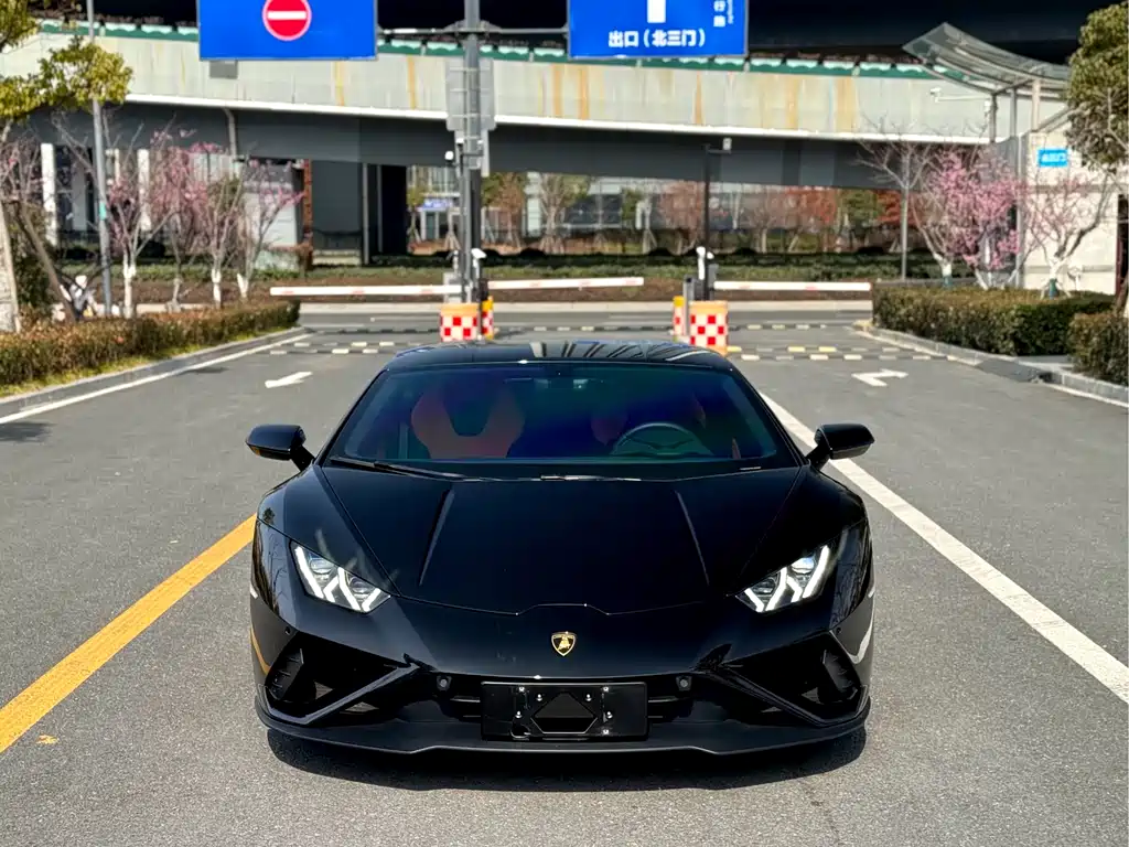 LAMBORGHINI HURACÁN