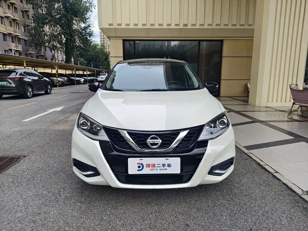 Nissan Tiida — миниатюра 2