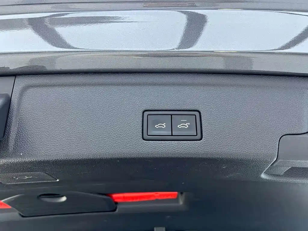 Volkswagen Touareg — миниатюра 8