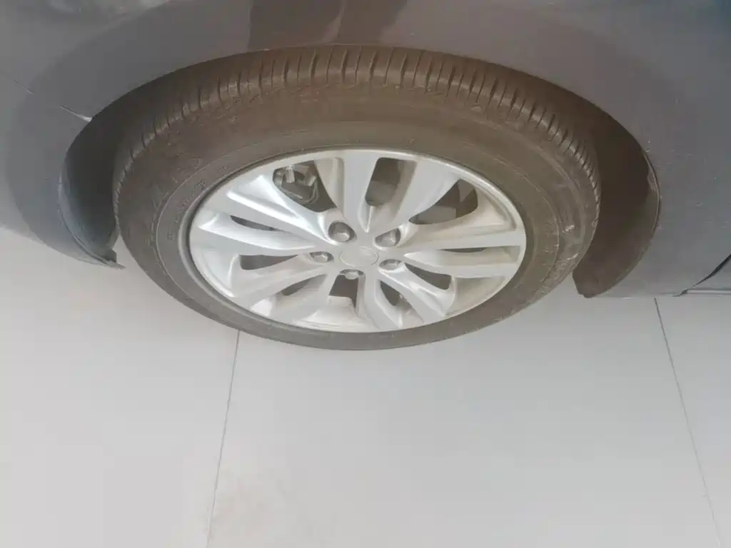 Buick Excelle — миниатюра 23