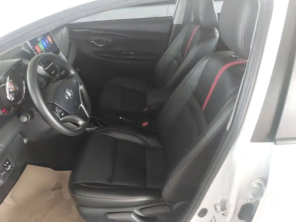 Toyota Yaris L — миниатюра 15