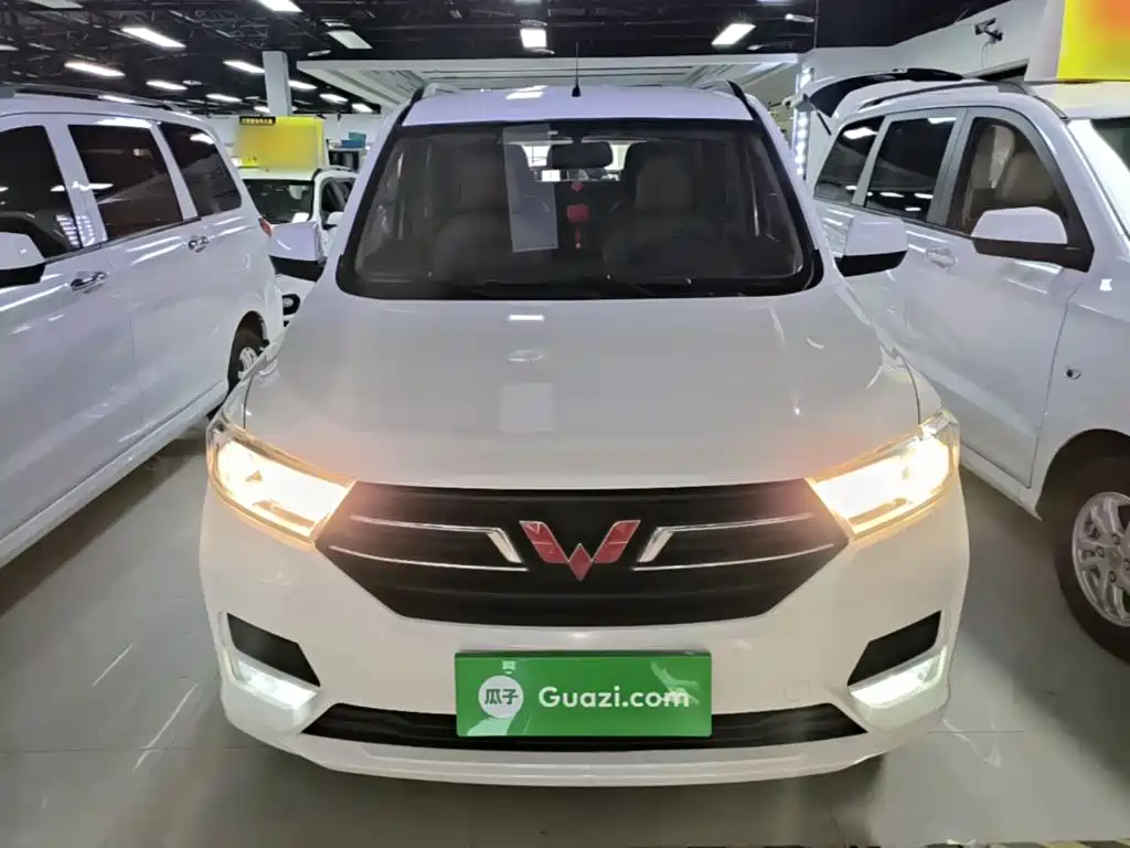 Wuling Hongguang — миниатюра 3