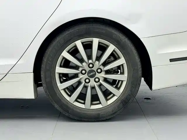 Lincoln MKZ — миниатюра 19