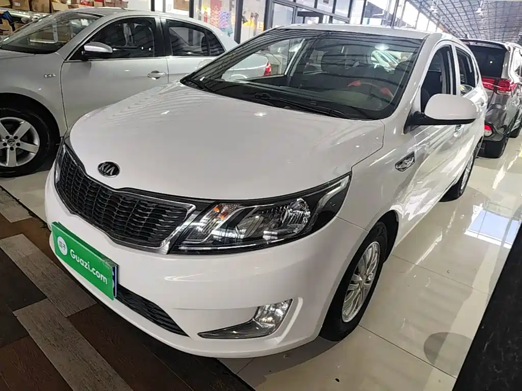 Kia K2 2012 Hatchback 1.4L AT GLS Anniversary Edition