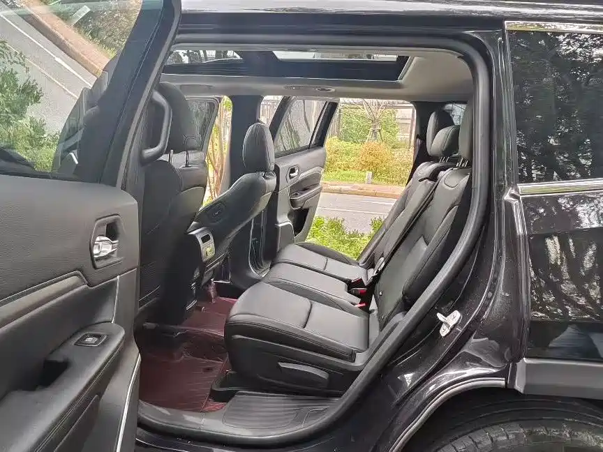 JEEP GRAND COMMANDER