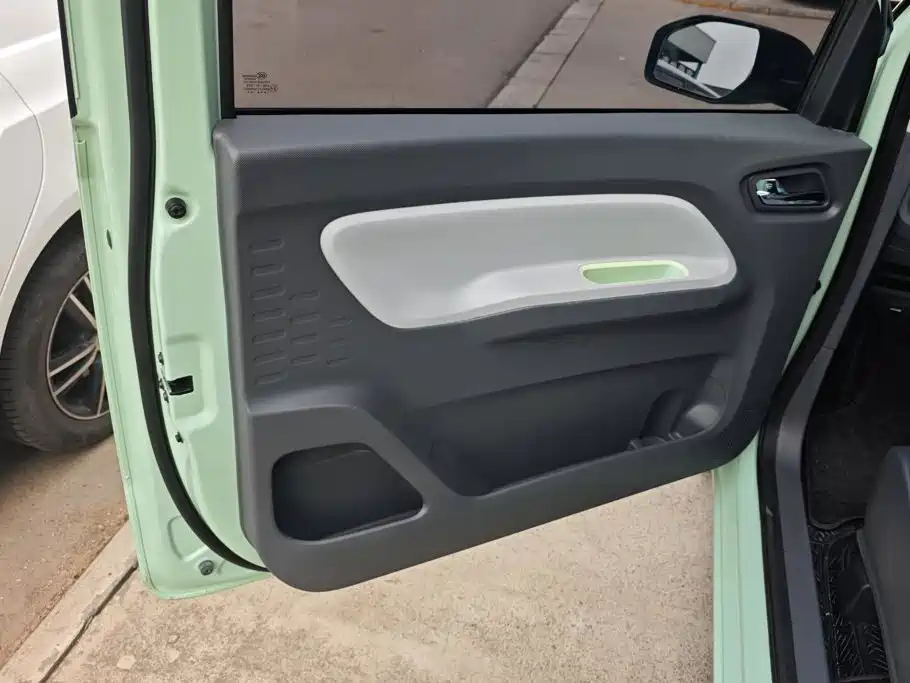 Wuling MINIEV — миниатюра 7