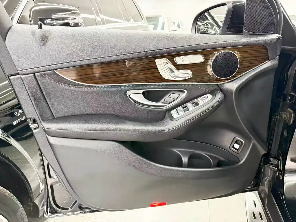 Mercedes-Benz GLC — миниатюра 15