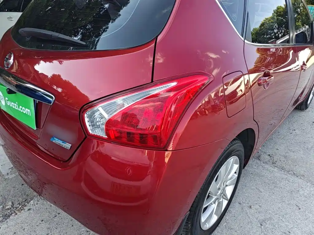 Nissan Tiida — миниатюра 8