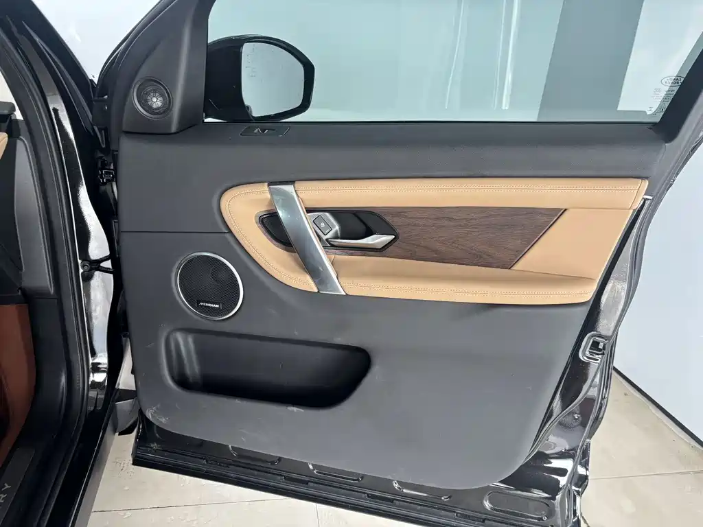 Land Rover Discovery Sport — миниатюра 23
