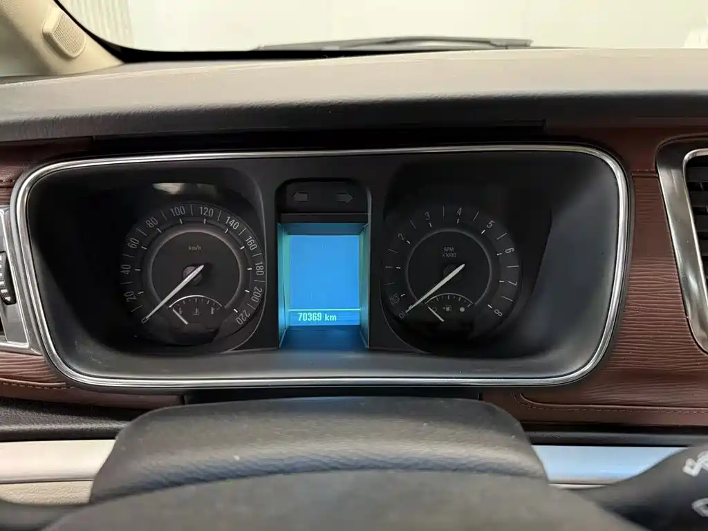 Buick GL8 — миниатюра 14