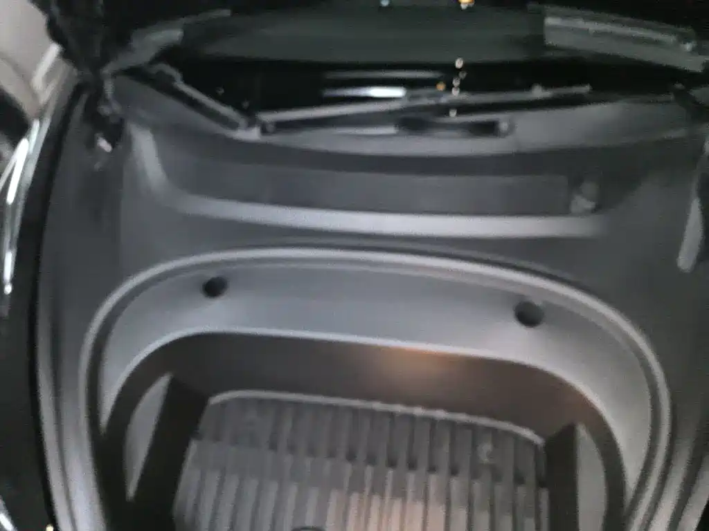Tesla Model 3 — миниатюра 16