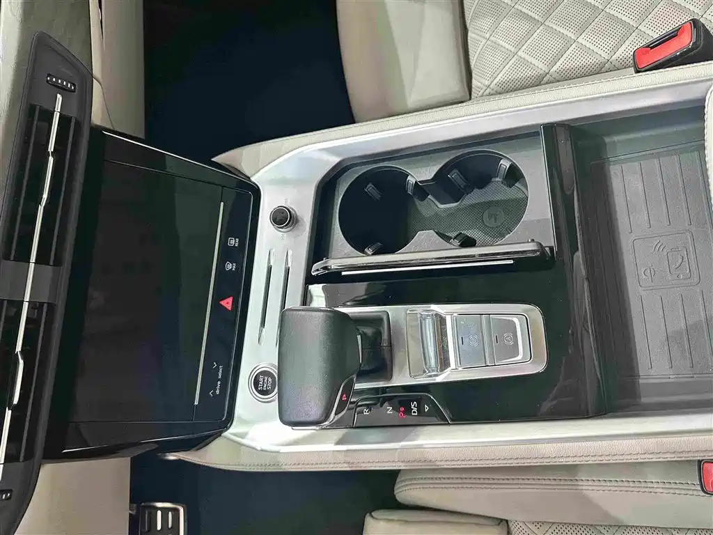 Audi Q6 — миниатюра 11