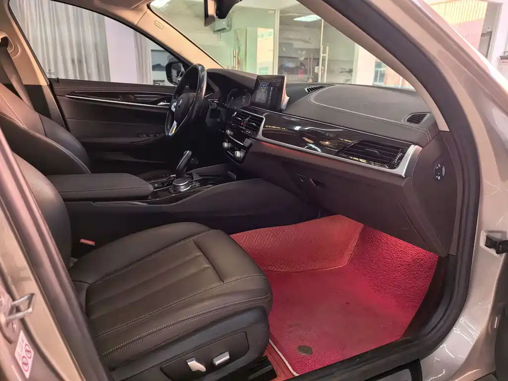BMW 5 Series — миниатюра 14