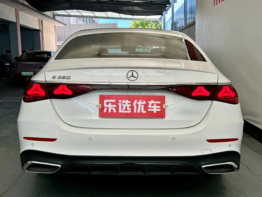 Mercedes-Benz E-Class (Import) — миниатюра 4