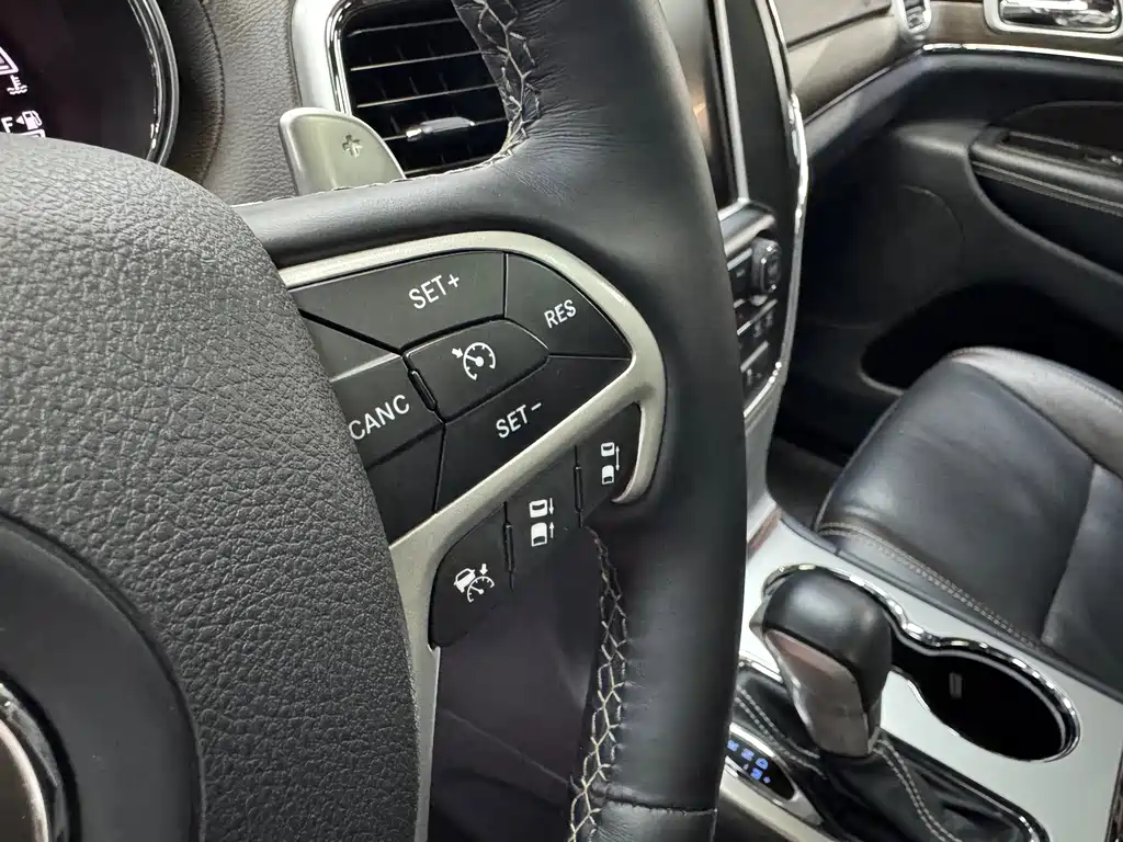 Jeep Grand Cherokee (Import) 3.6L Luxury Navigation Edition, фото 17