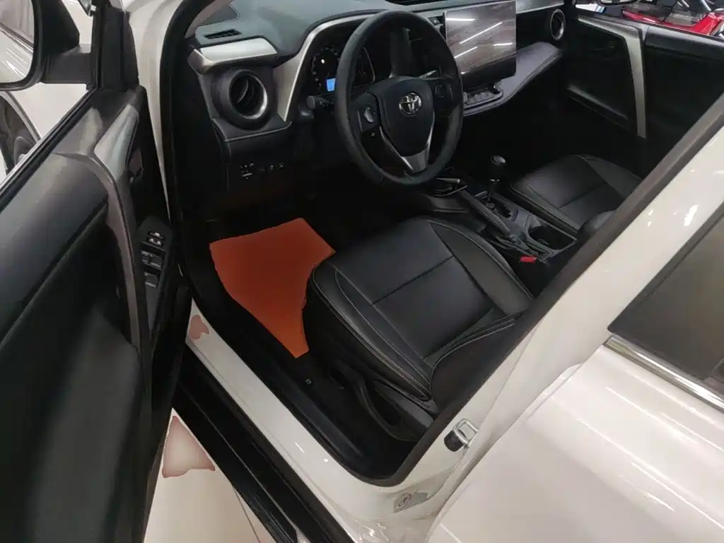 Toyota RAV4 — миниатюра 16