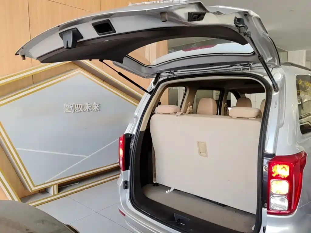 Wuling Hongguang — миниатюра 19