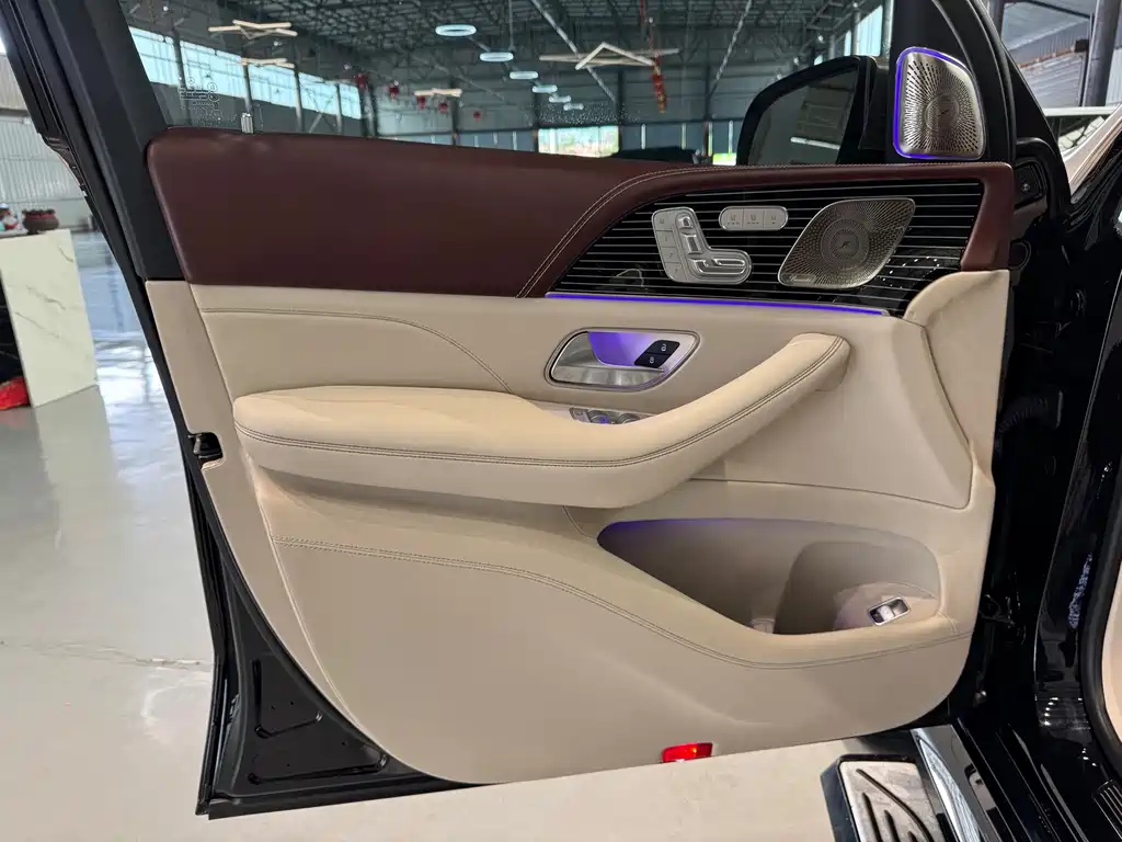 Mercedes-Benz GLS — миниатюра 13