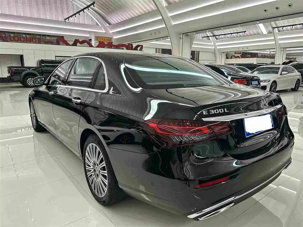 Mercedes-Benz E-Class — миниатюра 20