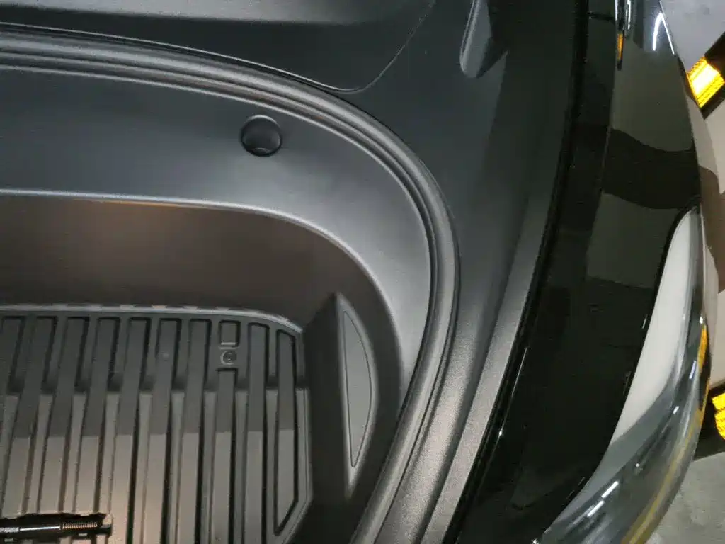 Tesla Model 3 — миниатюра 22