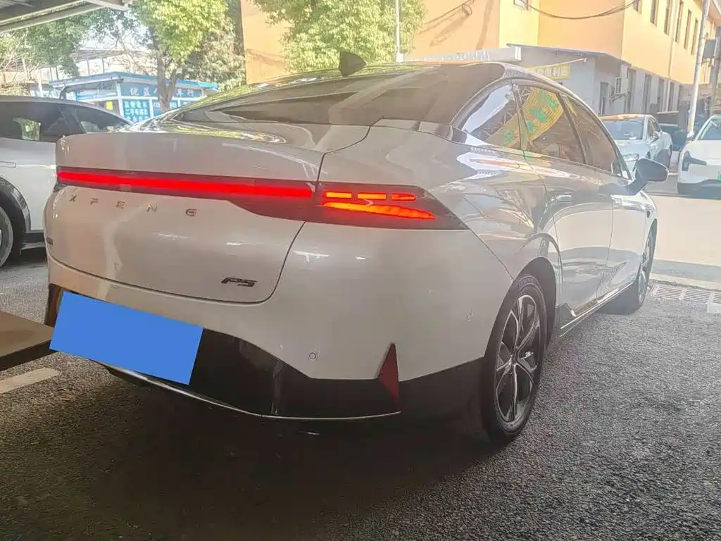 XPeng P5 — миниатюра 10