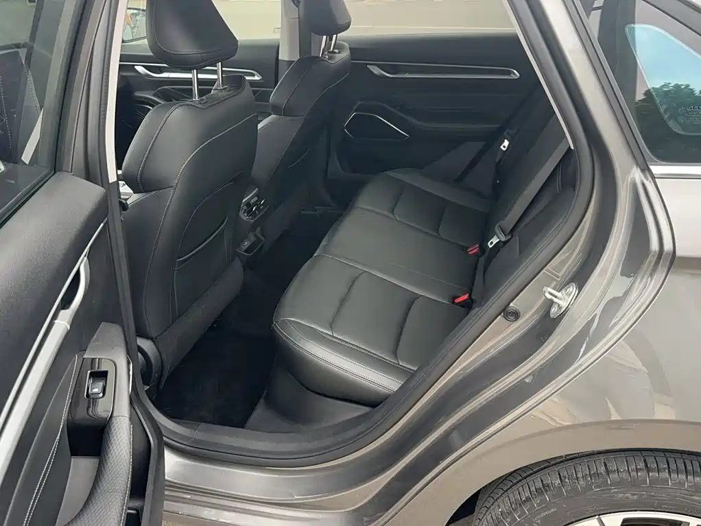 Geely Emgrand — миниатюра 15