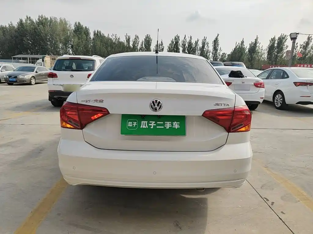 Volkswagen Jetta — миниатюра 6