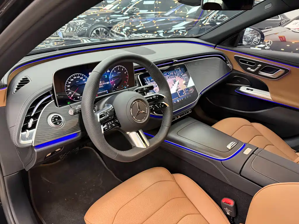 Mercedes-Benz E-Class — миниатюра 7