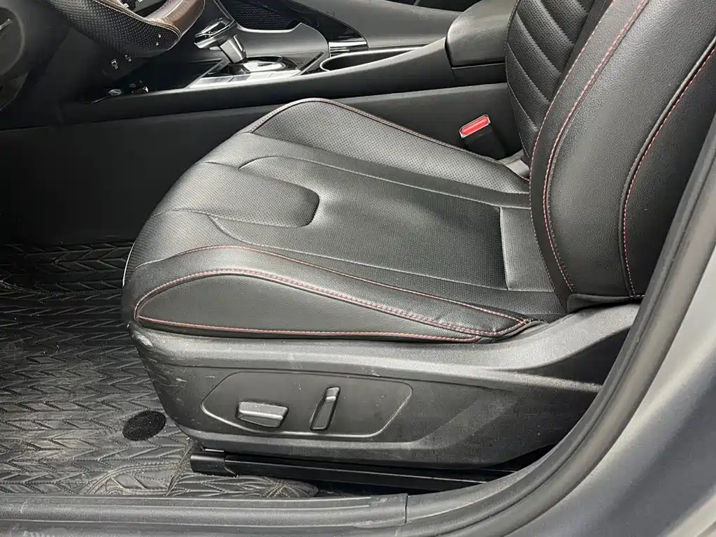 Hyundai Elantra — миниатюра 9