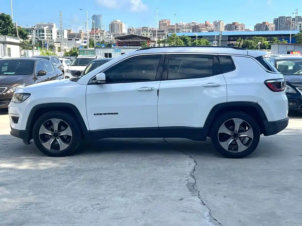 Jeep Compass — миниатюра 10