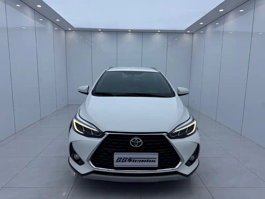 Toyota Yaris L — миниатюра 2
