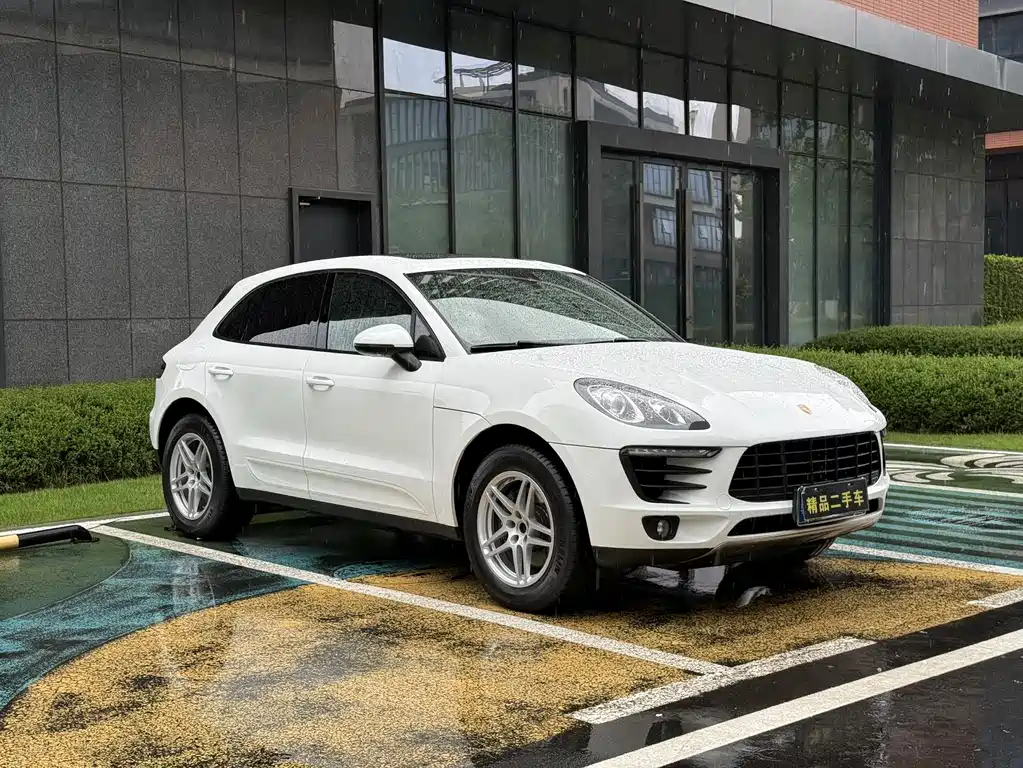Porsche Macan — миниатюра 3