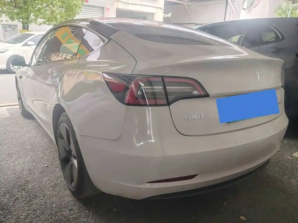Tesla Model 3 — миниатюра 9