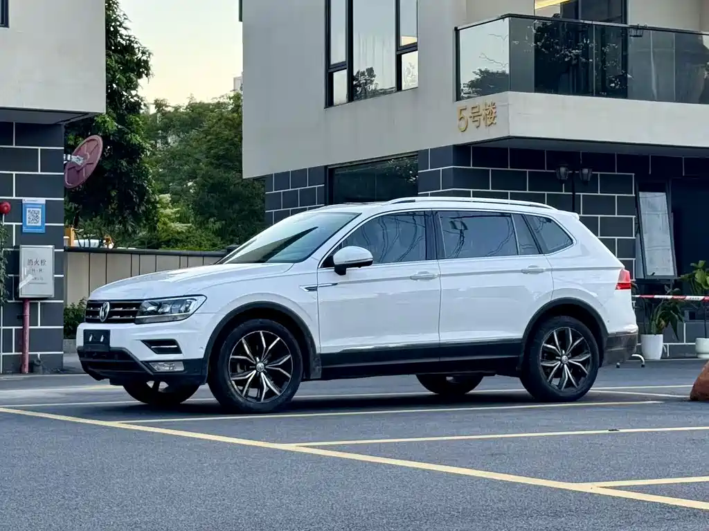 Volkswagen Tiguan L