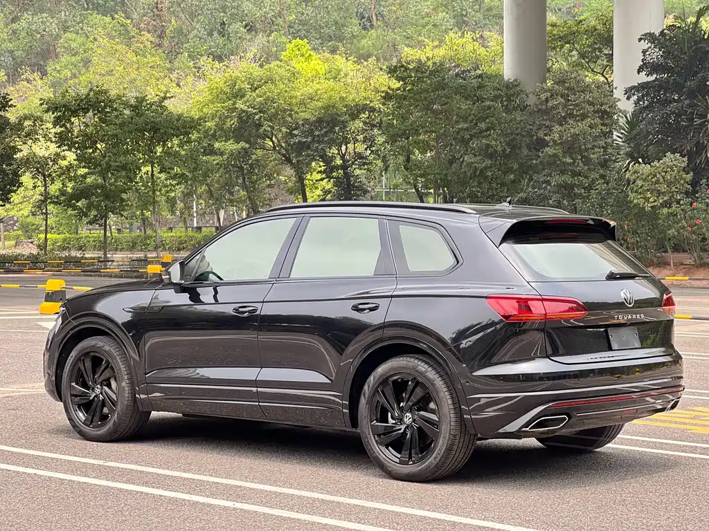 Volkswagen Touareg 2021 3.0TSI Sport