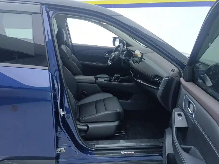 Nissan X-Trail — миниатюра 8