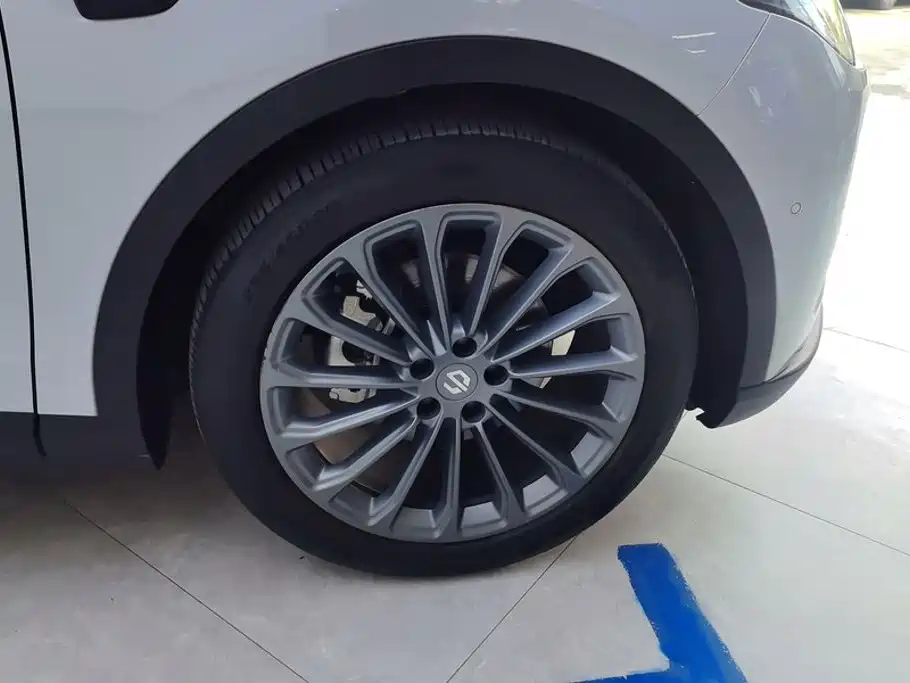Leapmotor Leapmotor C11 — миниатюра 6