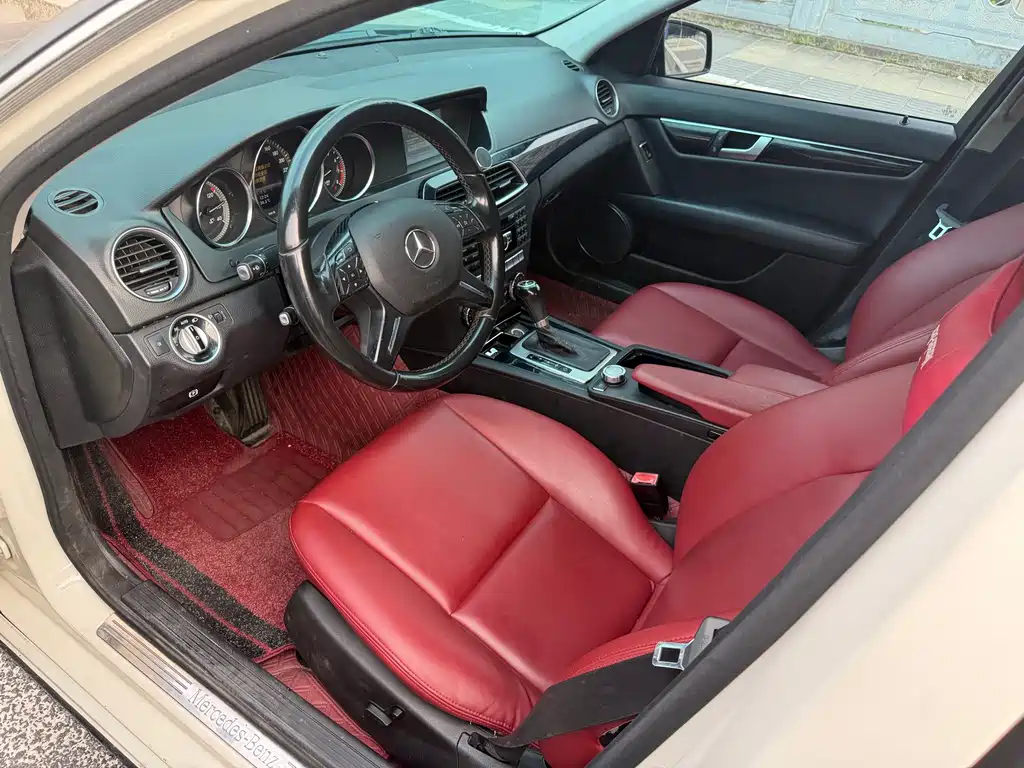 Mercedes-Benz C-Class — миниатюра 11