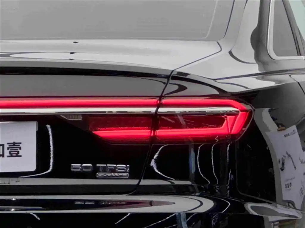 Audi A8 — миниатюра 6
