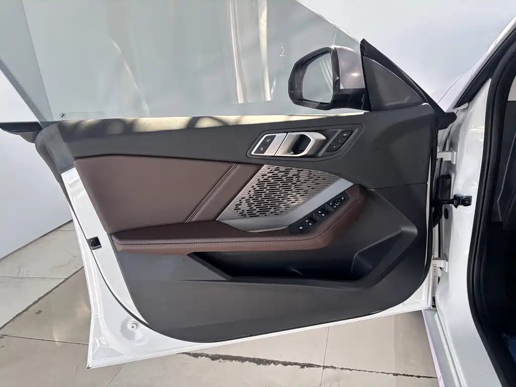 BMW 2 Series — миниатюра 9