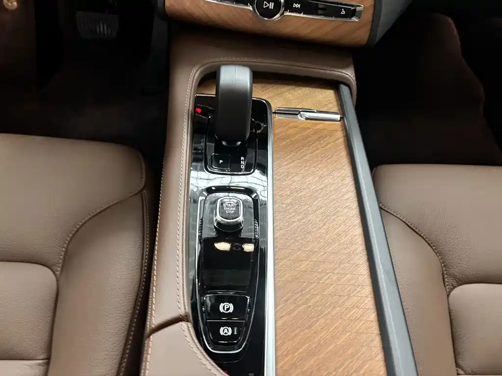 Volvo XC90 — миниатюра 19