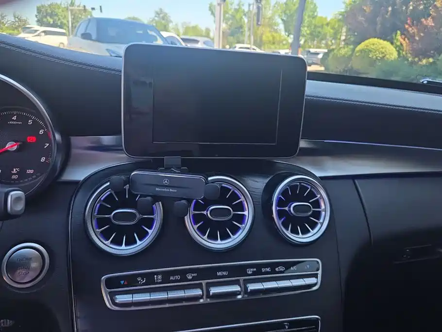 Mercedes-Benz C-Class — миниатюра 13