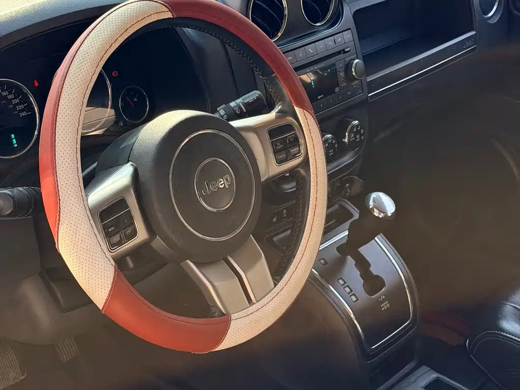 Jeep Compass (Import) — миниатюра 10