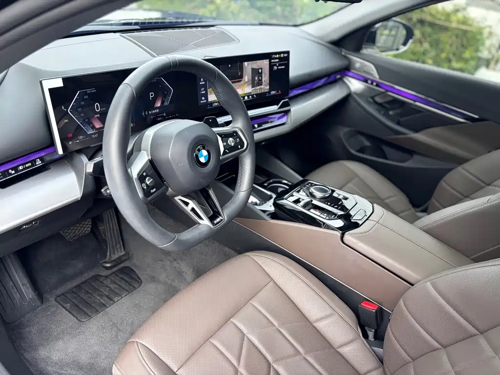 BMW 5 Series — миниатюра 8