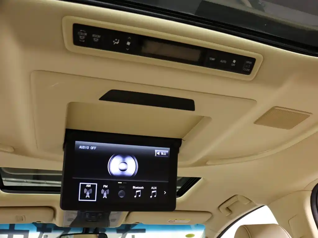 Toyota Alphard — миниатюра 20